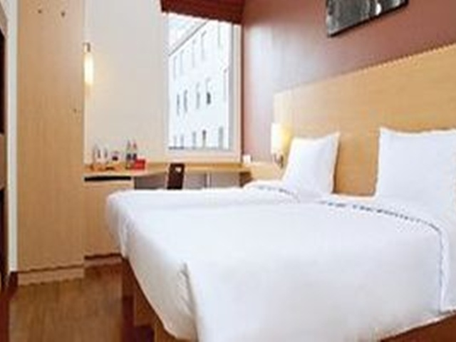 IBIS BANGKOK SATHORN