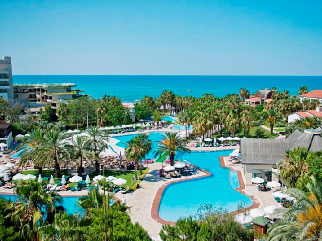Arum Barut Collection