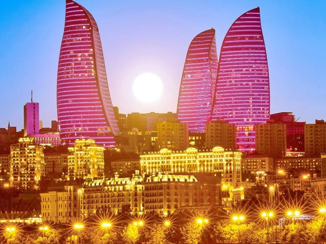 Baku - Mit szklanych domów