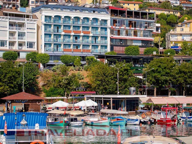 Numa Port Hotel