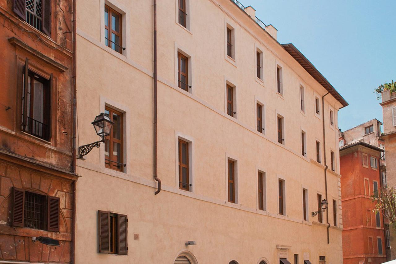 Navona Palace Luxury Inn