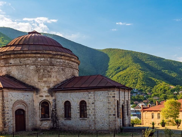 Tbilisi i Baku - Jak wino i ogień