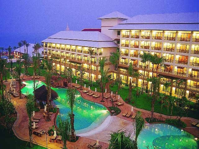 Ravindra Beach Resort & Spa